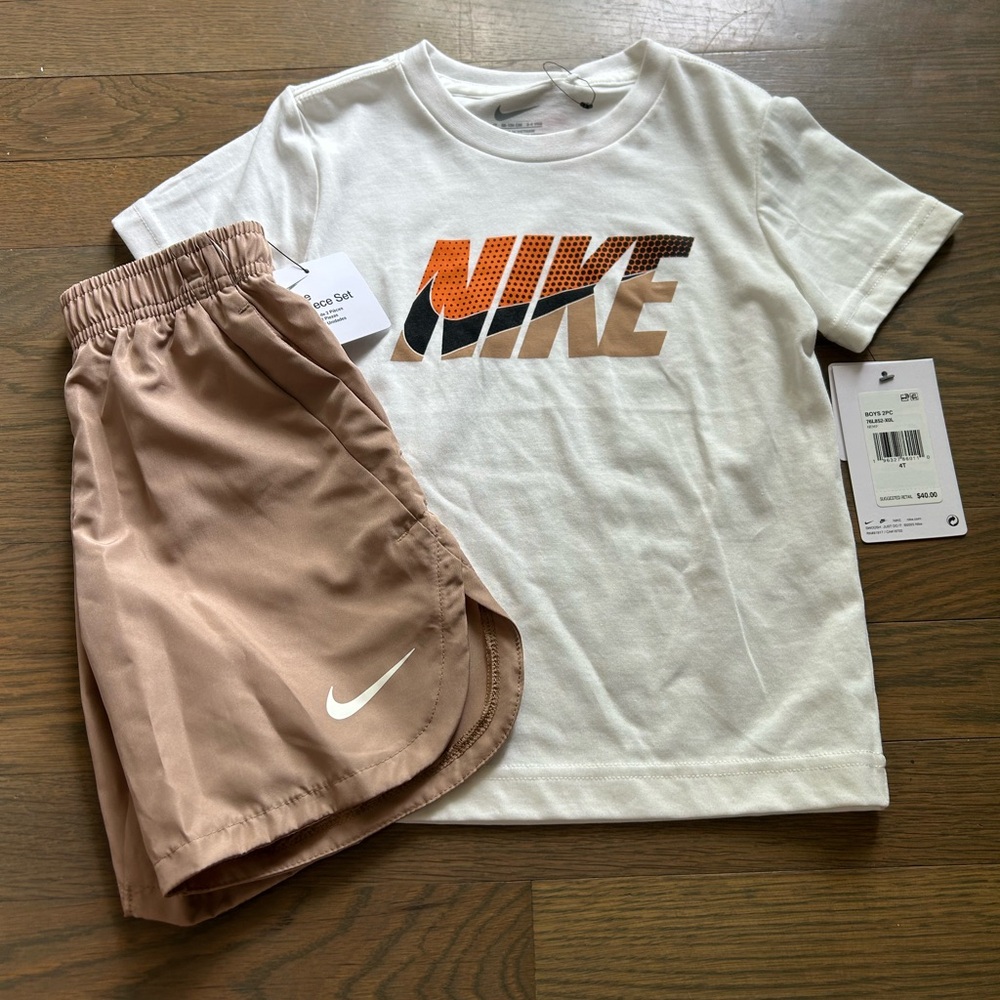 NWT Nike Toddler Set size 4T